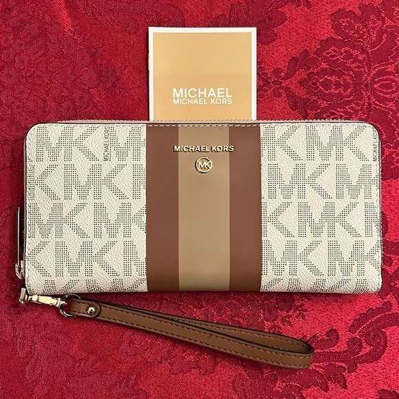 Brand New Michael Kors Large Vanilla Center Stripe Zip Around Wristlet Wallet - Picture 1 of 16